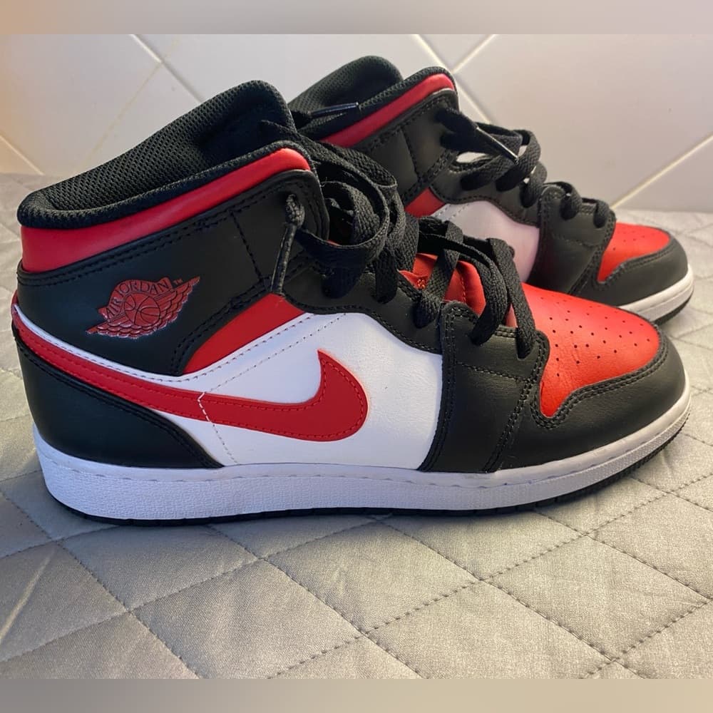 Nike air Jordan 1 Big Kids Black Fire Red sneakers - 7Y* - Thumbnail 7
