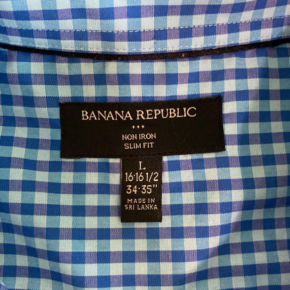 Men’s Banana Republic long sleeve button down shirt - Thumbnail 2