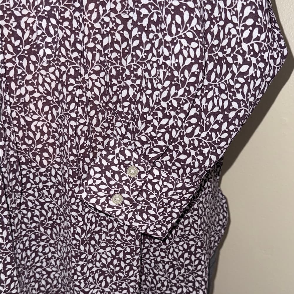 LOFT Black and White Floral Blouse - Thumbnail 3