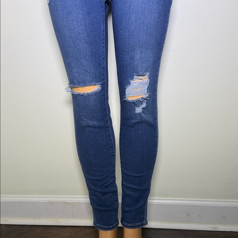Levi’s High Rise Skinny Jeans* - Thumbnail 3