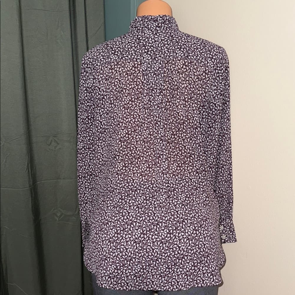 LOFT Black and White Floral Blouse - Thumbnail 4
