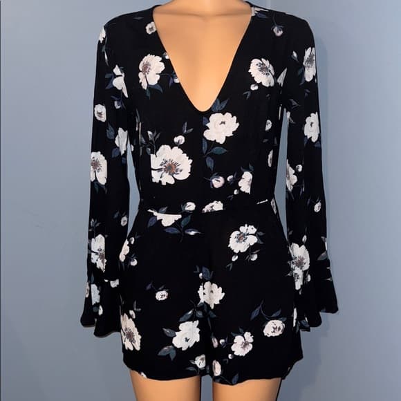 Kendall & Kylie Floral Romper - Size Medium - Thumbnail 7