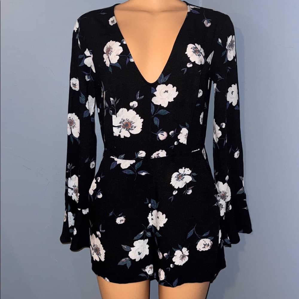 Kendall & Kylie Floral Romper - Size Medium - Thumbnail 6