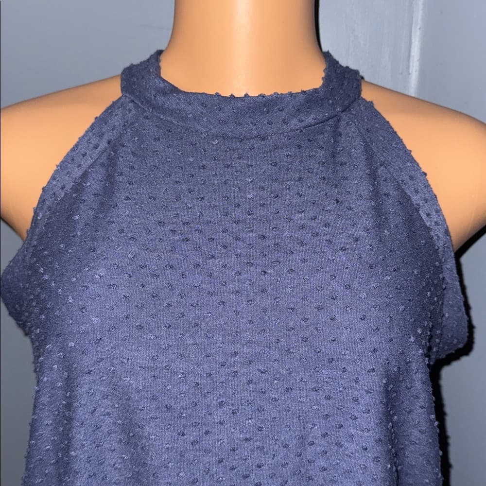 Chic Textured Halter Top – Perfect for Any Occasion, Size Small - Thumbnail 4