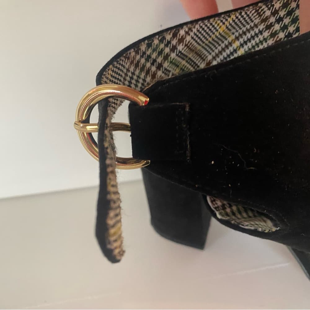 Black Heels - Thumbnail 3
