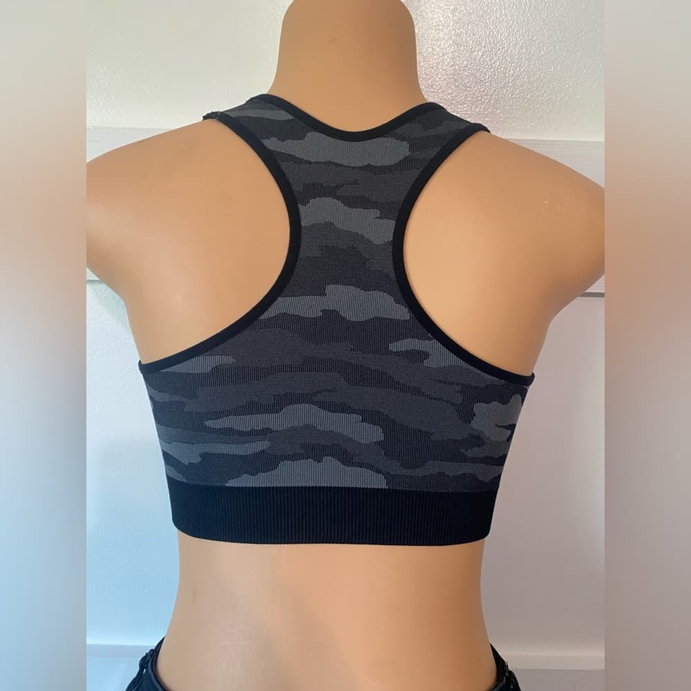 Size Medium - Avia Sports Zip-up Bra* - Thumbnail 2