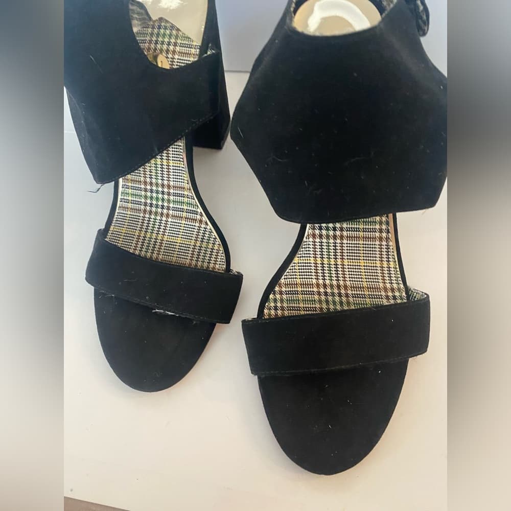 Black Heels - Thumbnail 5