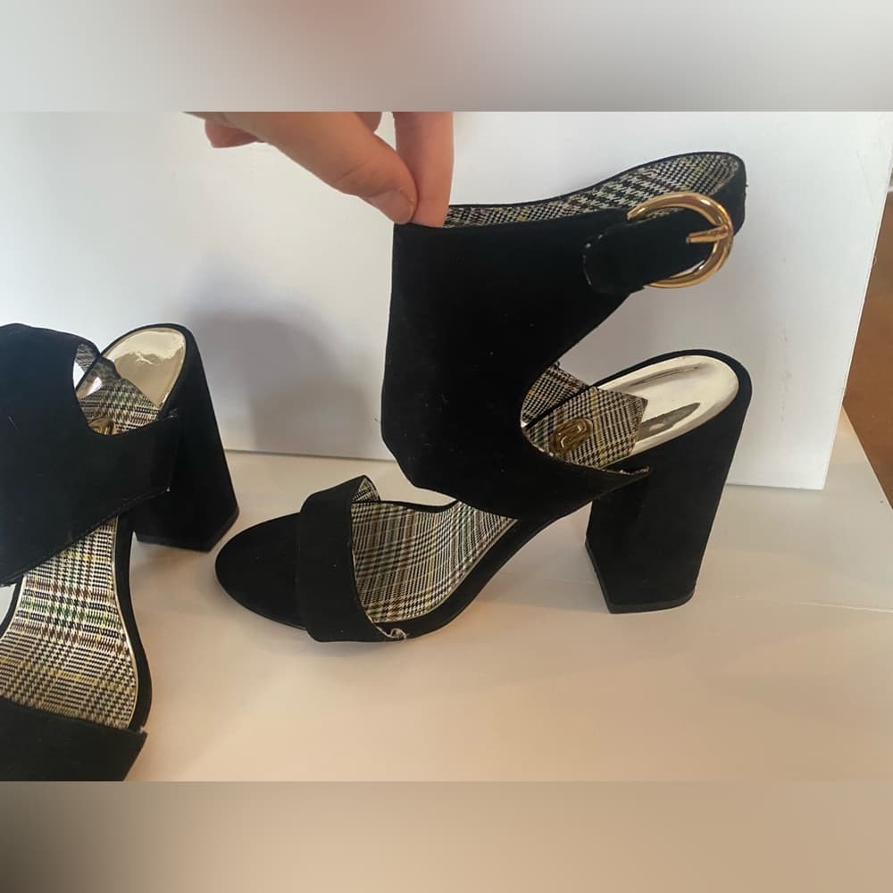 Black Heels - Thumbnail 9