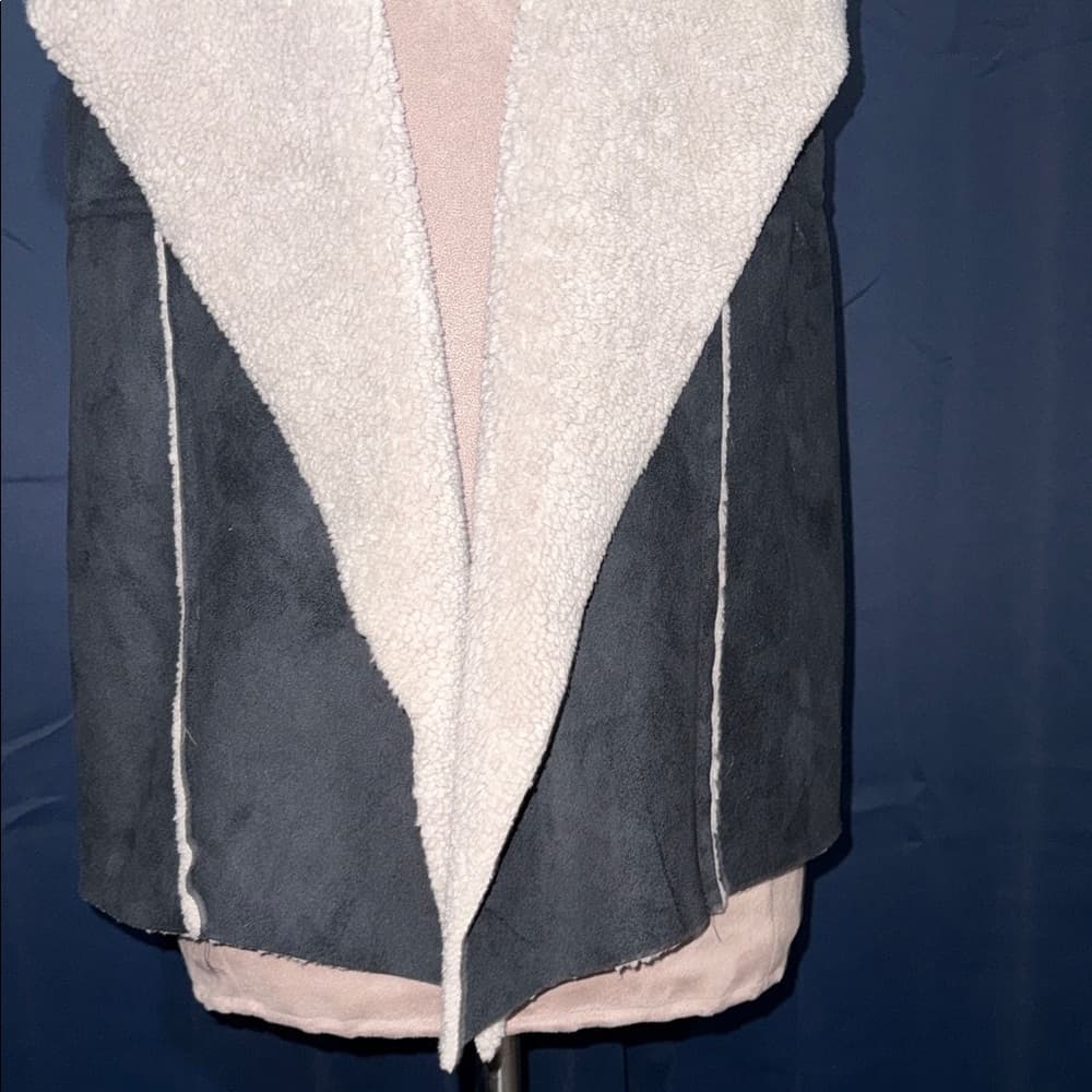 Susina Black and Cream Vest - Thumbnail 2