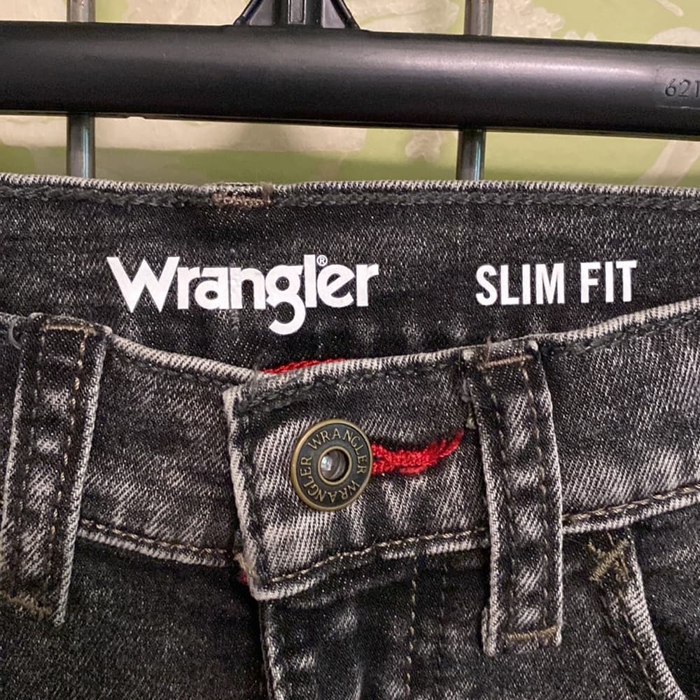 Wrangler slim fit jeans with adjustable band - Thumbnail 7