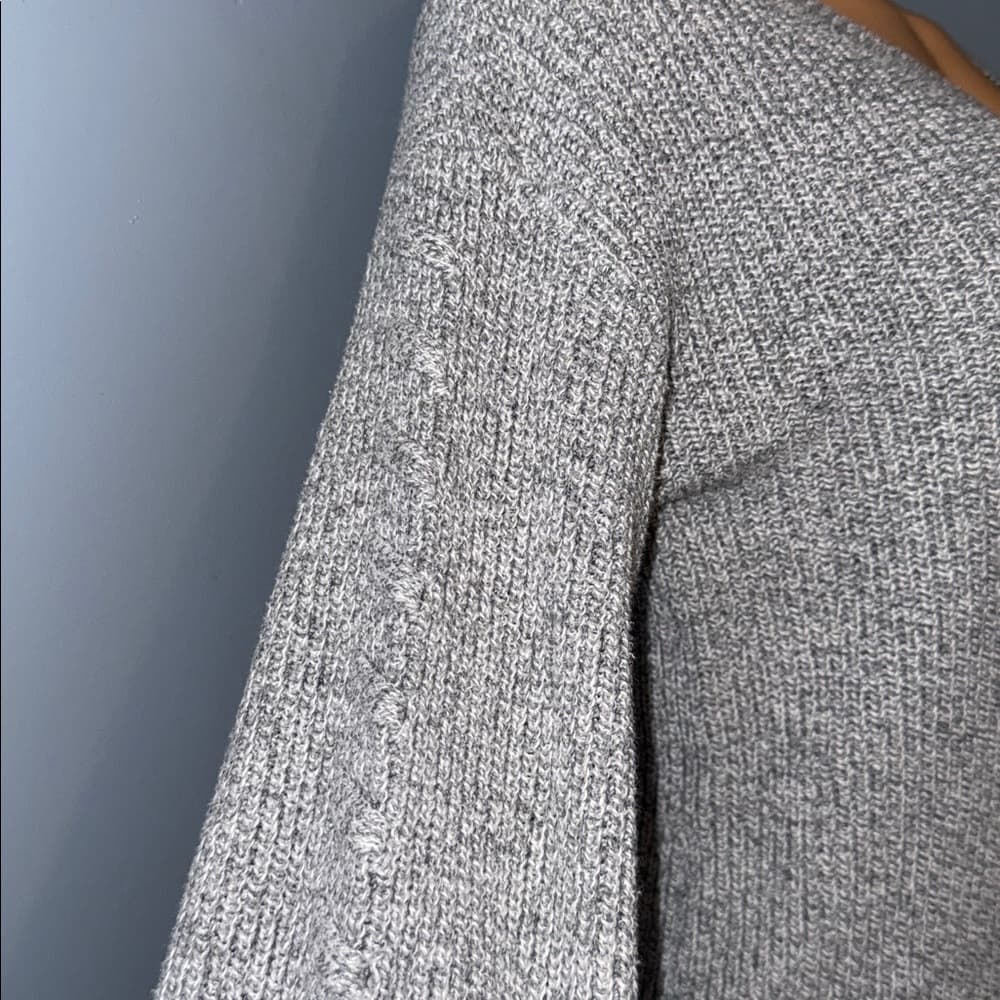American Eagle Gray V-Neck Sweater - Size XS - Thumbnail 2