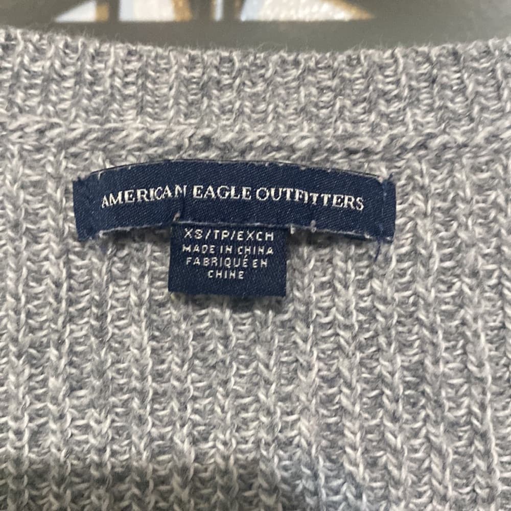 American Eagle Gray V-Neck Sweater - Size XS - Thumbnail 4
