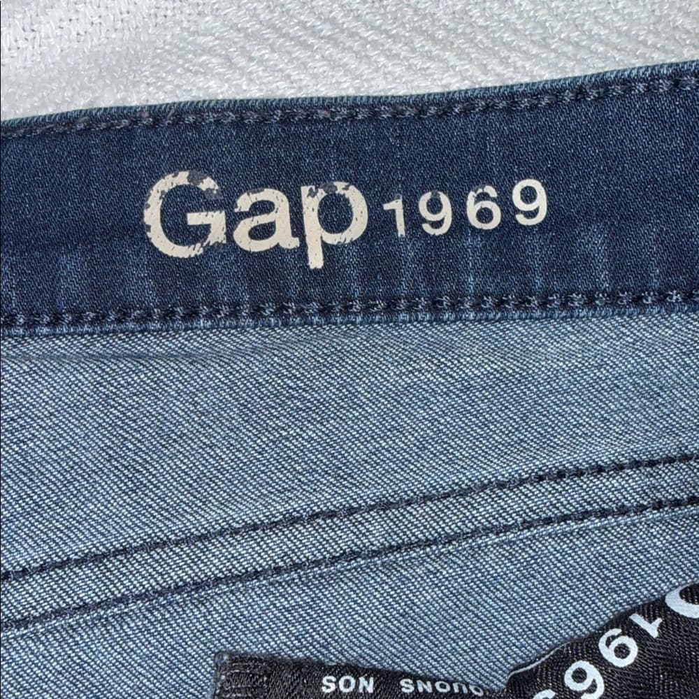 GAP Girlfriend Jeans* - Thumbnail 8