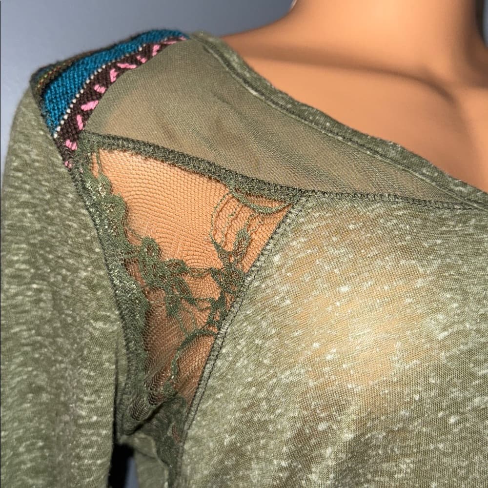Stylish Moss Green Long Sleeve Top with Mesh and Woven Details, Size Small - Thumbnail 6
