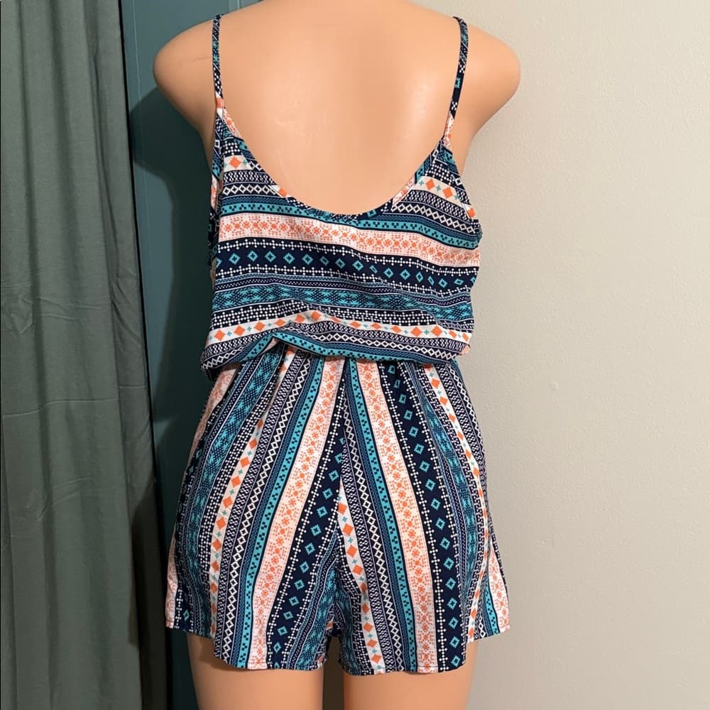 Tribal Print Sleeveless Romper - Thumbnail 2