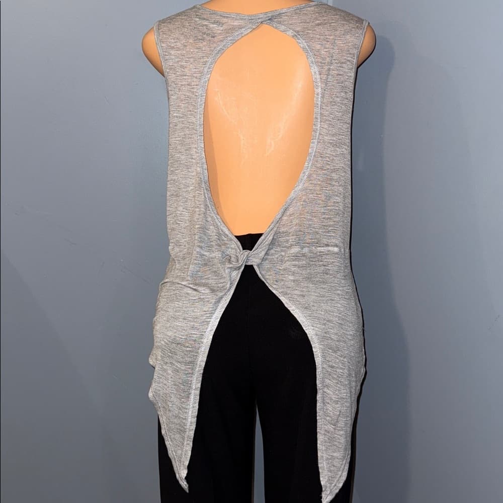 Ellen Tracy Graphic Tank Top - Size Medium - Thumbnail 3