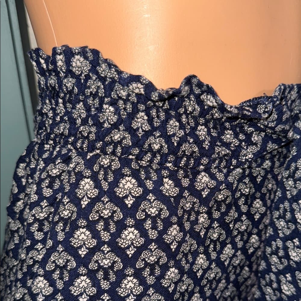 Hollister Navy and White Patterned High Waist Shorts - Thumbnail 2