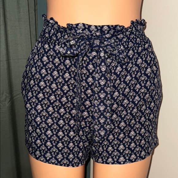 Hollister Navy and White Patterned High Waist Shorts - Thumbnail 6