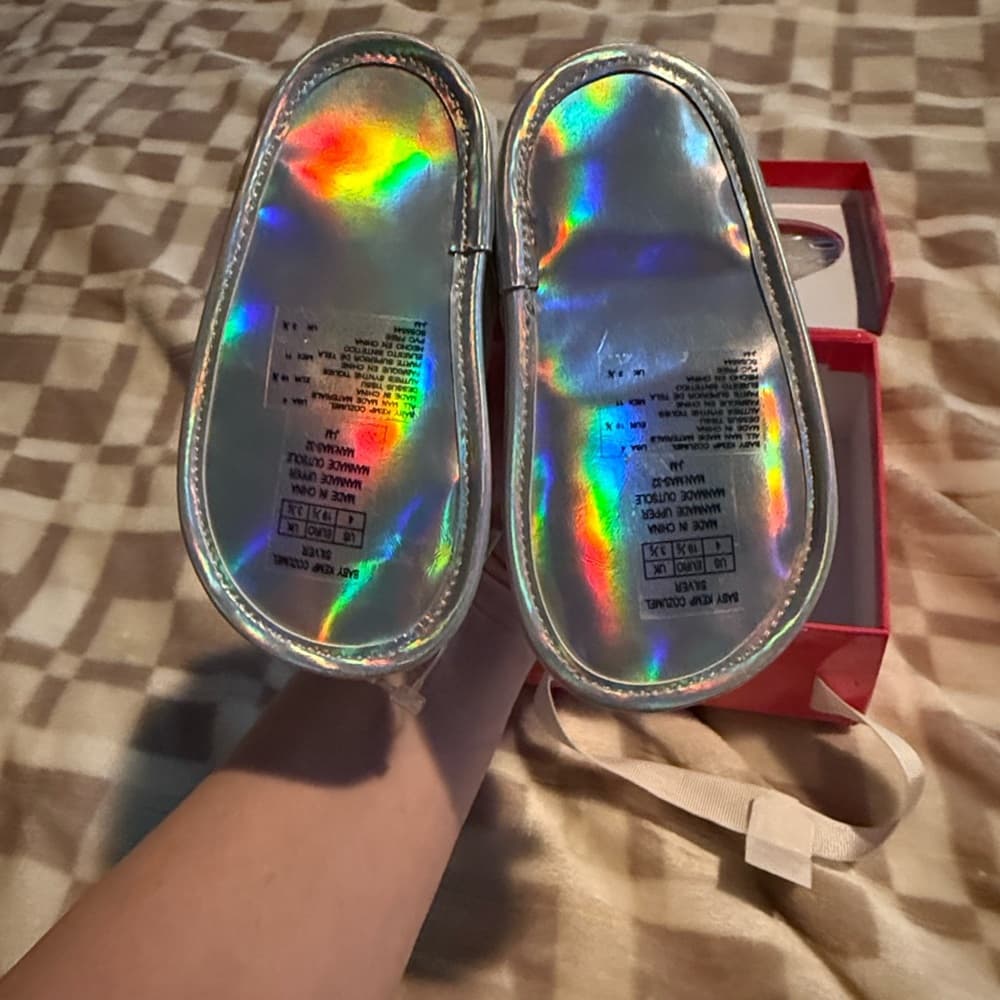 Stuart Weitzman Baby Shoes with Iridescent Accents - Thumbnail 4