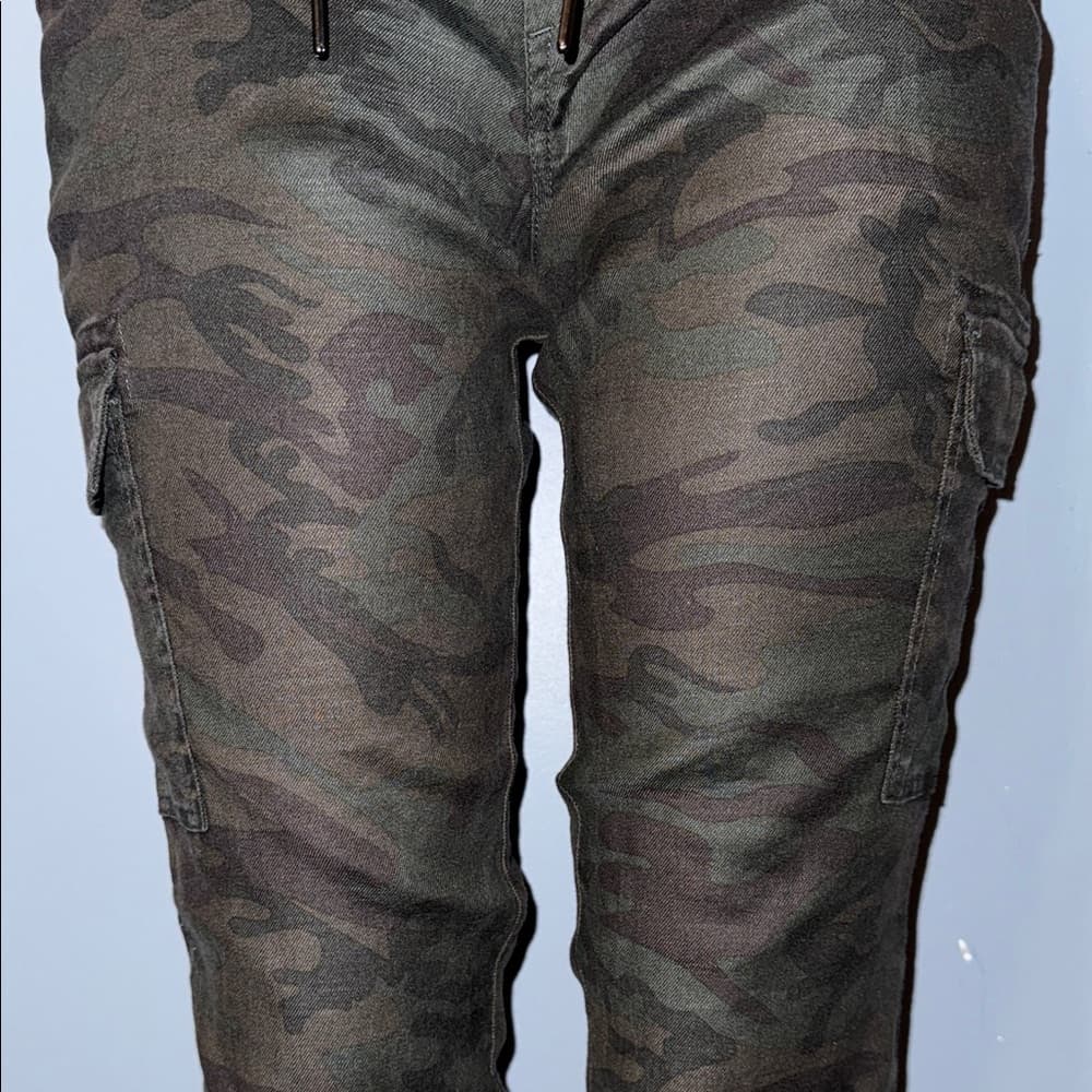 Level 99 Dark Camouflage Joggers - Size small - Thumbnail 2