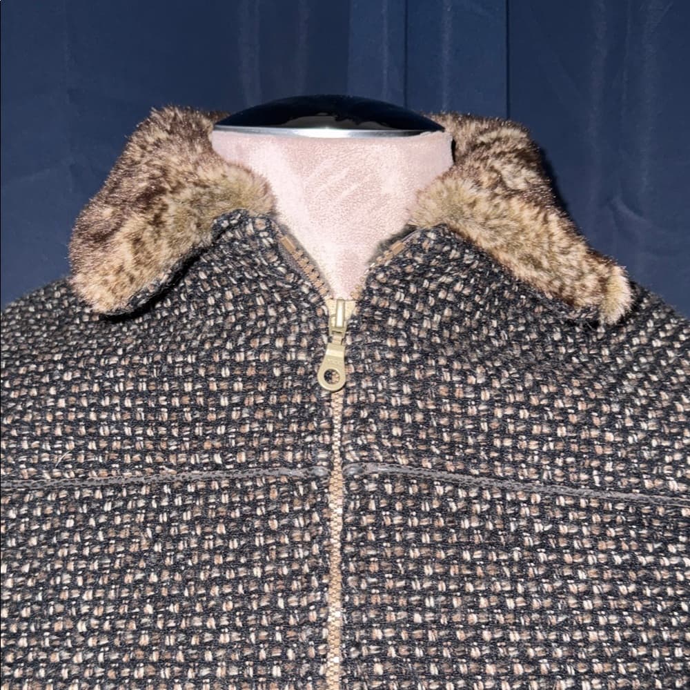 Women's Gray Tweed Jacket with Faux Fur Trim - Thumbnail 2