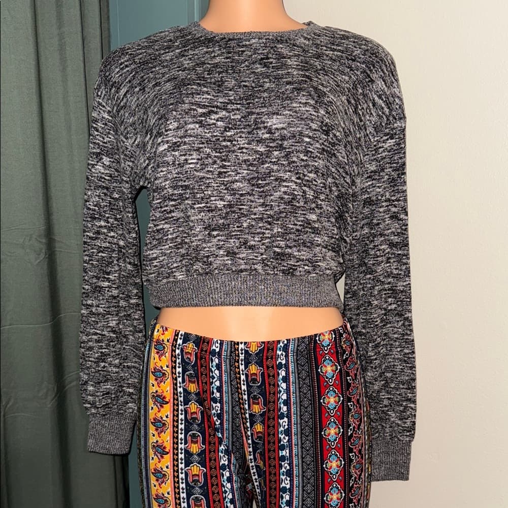 Colsie Cropped Sweater - Size XS