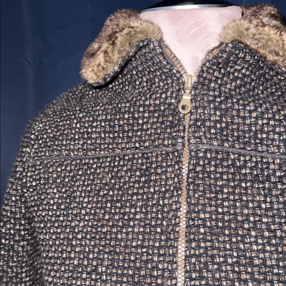 Women's Gray Tweed Jacket with Faux Fur Trim - Thumbnail 4