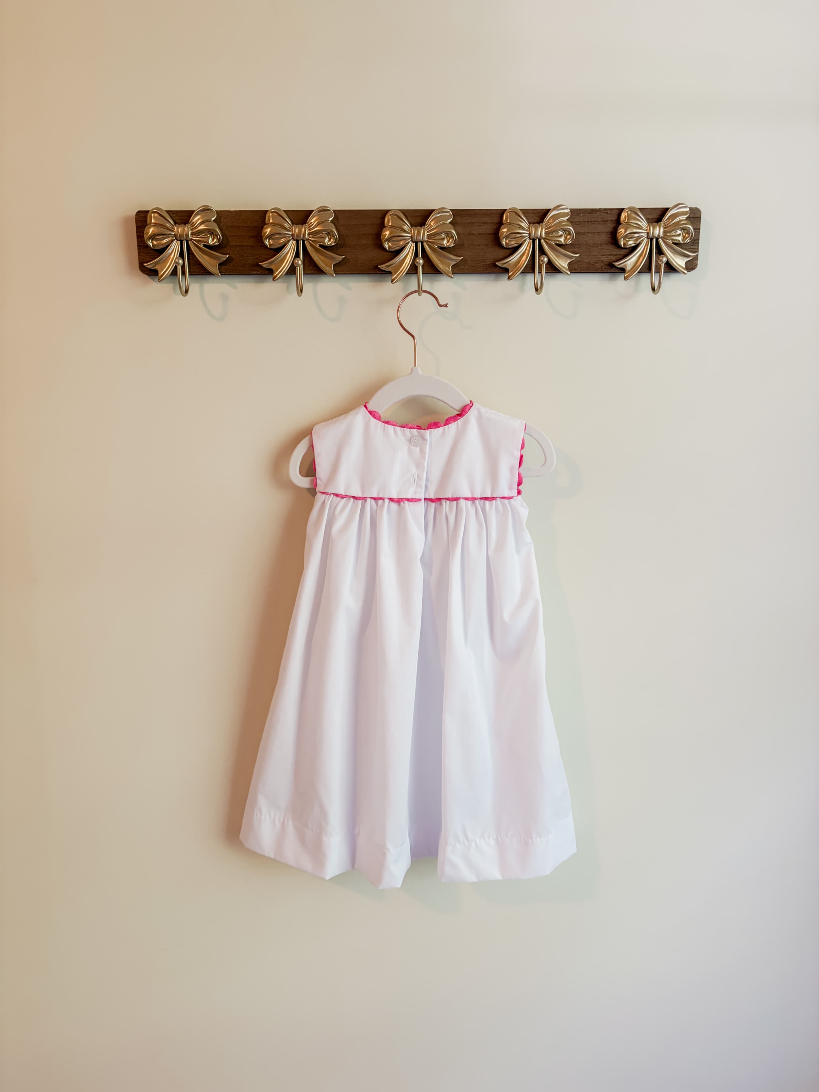 Bayou Blanks size 18 months White Dress with Pink Trim and “R” Monogram - Thumbnail 2