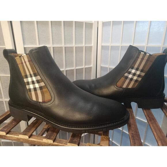 Burberry Black Leather Chelsea Boots with Plaid Elastic Side - Thumbnail 4