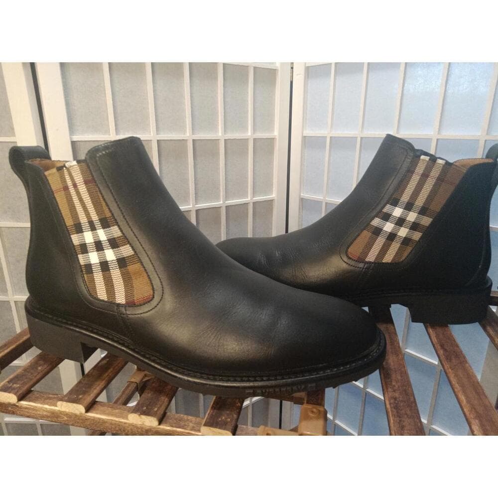 Burberry Black Leather Chelsea Boots with Plaid Elastic Side - Thumbnail 3