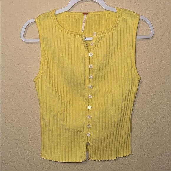 Free People Sleeveless Ribbed Button-Front Top - Yellow size medium - Thumbnail 4