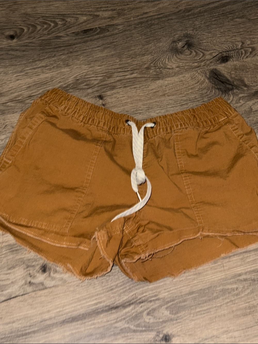 Vuori Women's Drawstring Shorts in Burnt Sienna - Thumbnail 3
