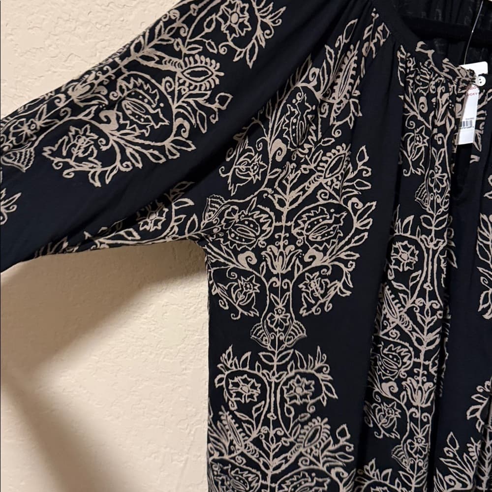 Lucky Brand Black Tunic with Cream Floral Print plus size 2x nwt - Thumbnail 2
