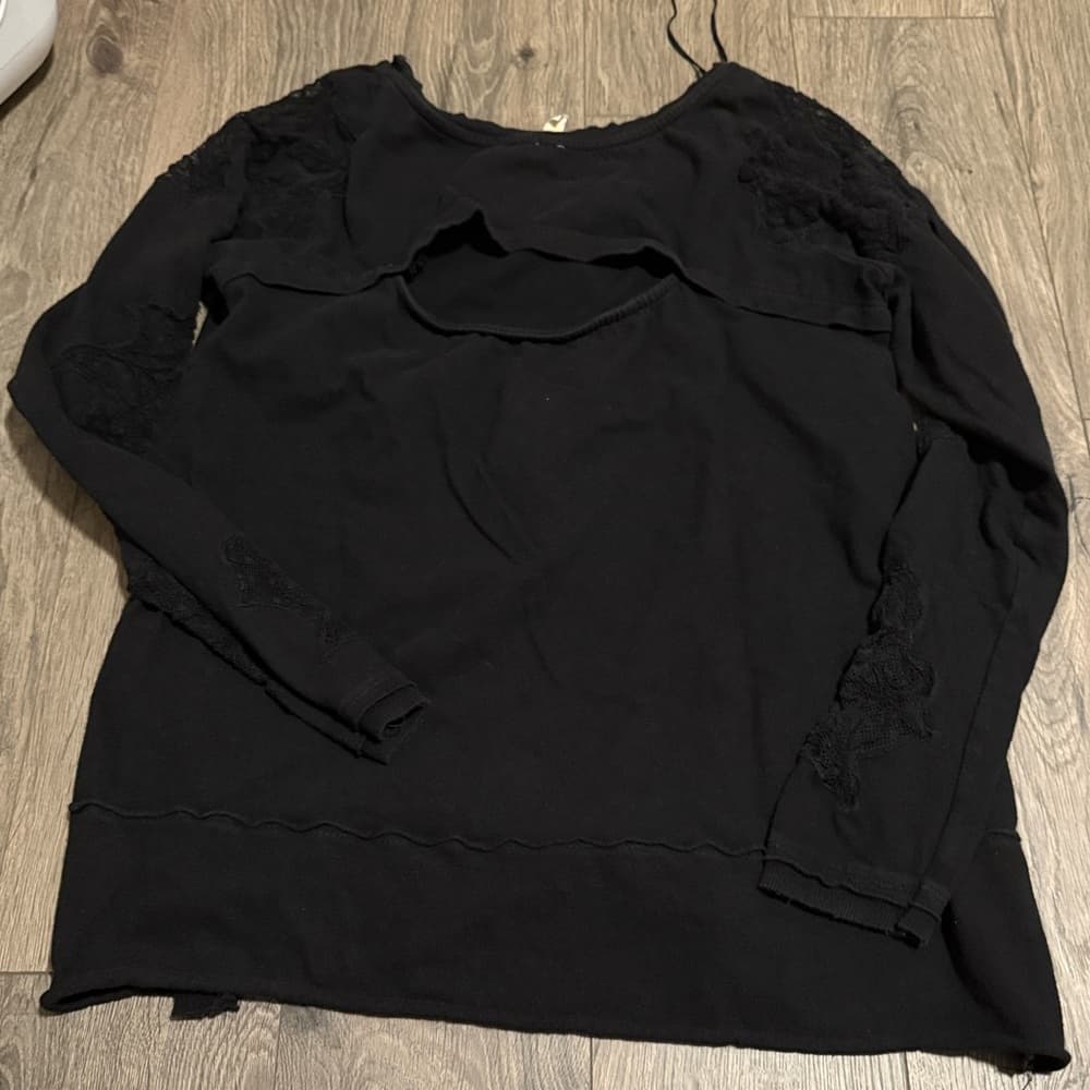 Free People Women's Black Lace Shoulder Long-Sleeve Top size large - Thumbnail 4