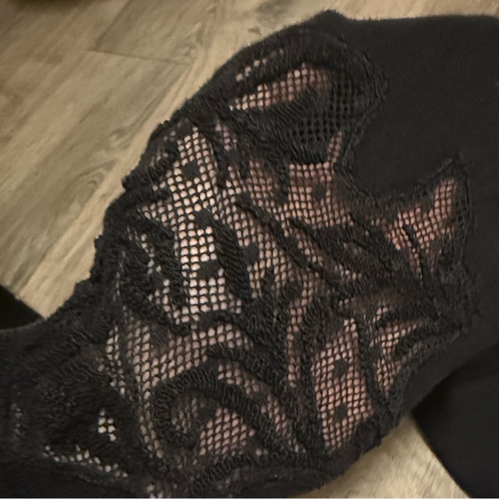 Free People Women's Black Lace Shoulder Long-Sleeve Top size large - Thumbnail 5