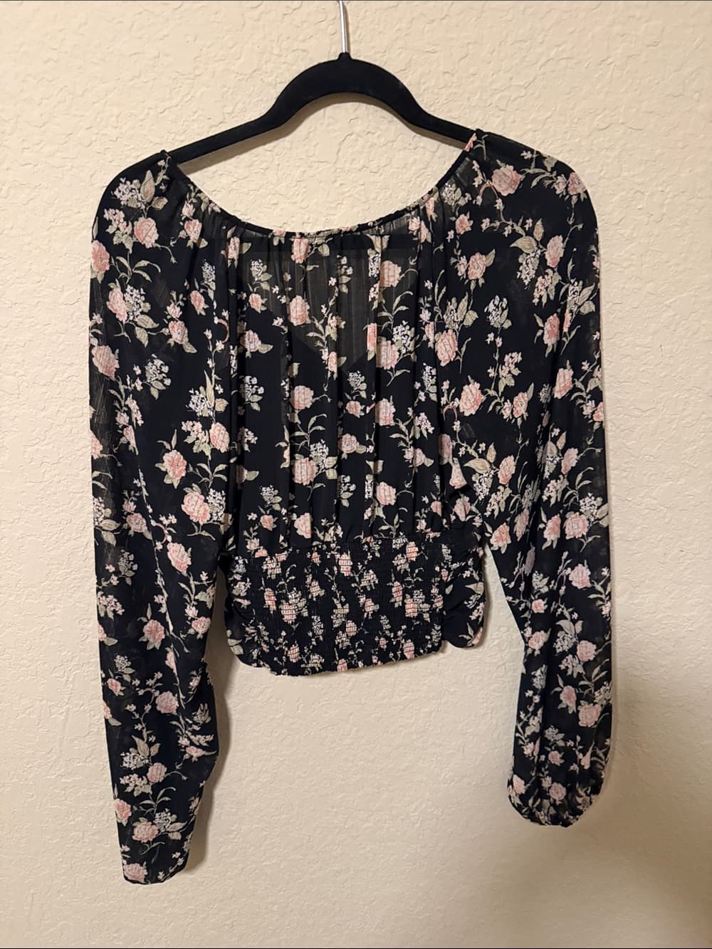 Women's Black Floral Ruched Long-Sleeve Top - Pink Rose Print - Thumbnail 2