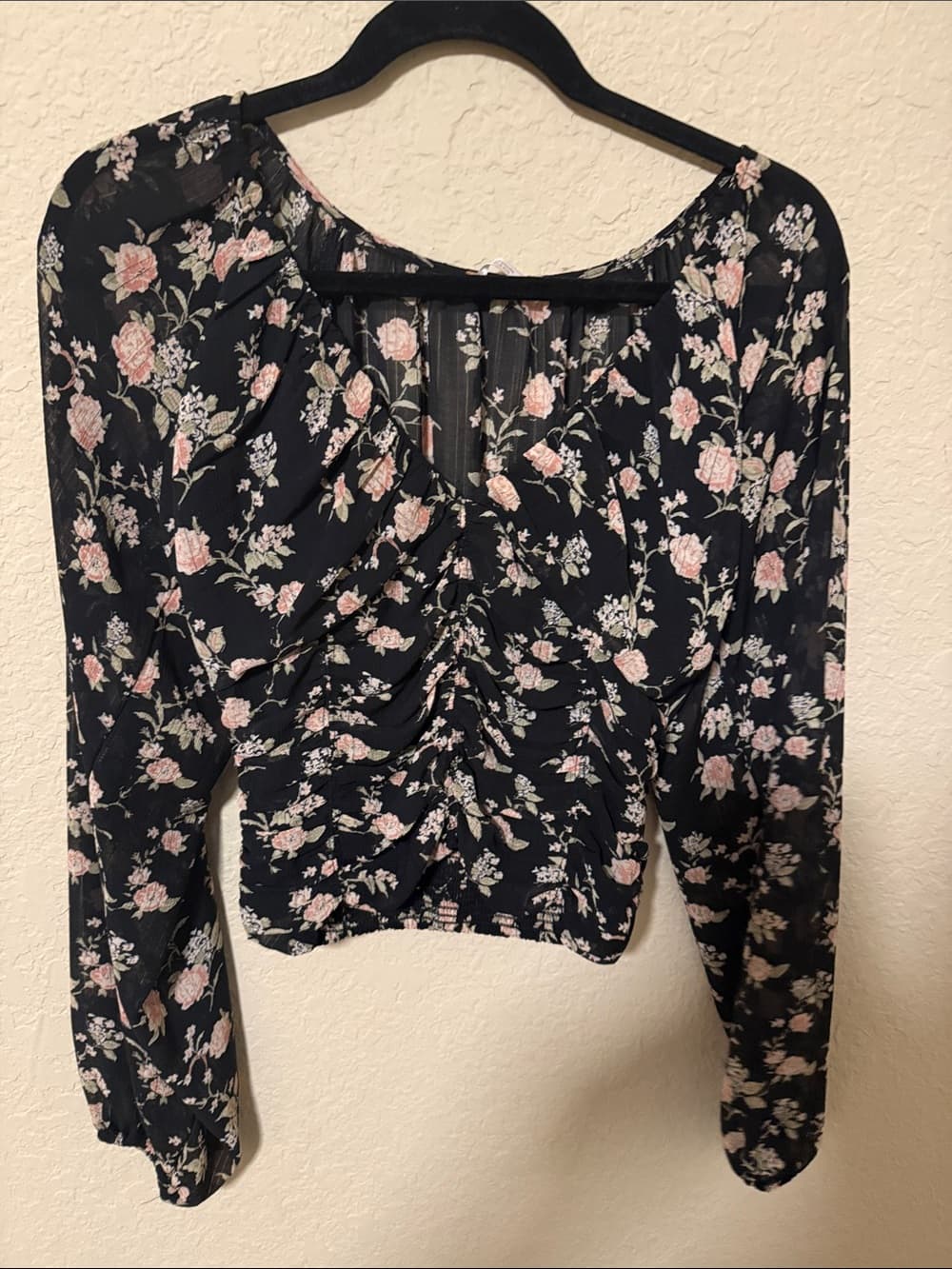 Women's Black Floral Ruched Long-Sleeve Top - Pink Rose Print - Thumbnail 3
