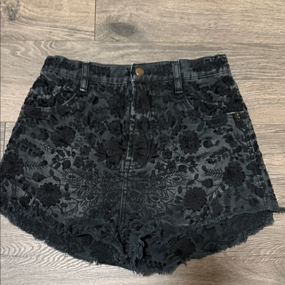 Free People Black Etienne Field Ultra High Rise Embroidered Shorts size 27 - Thumbnail 4