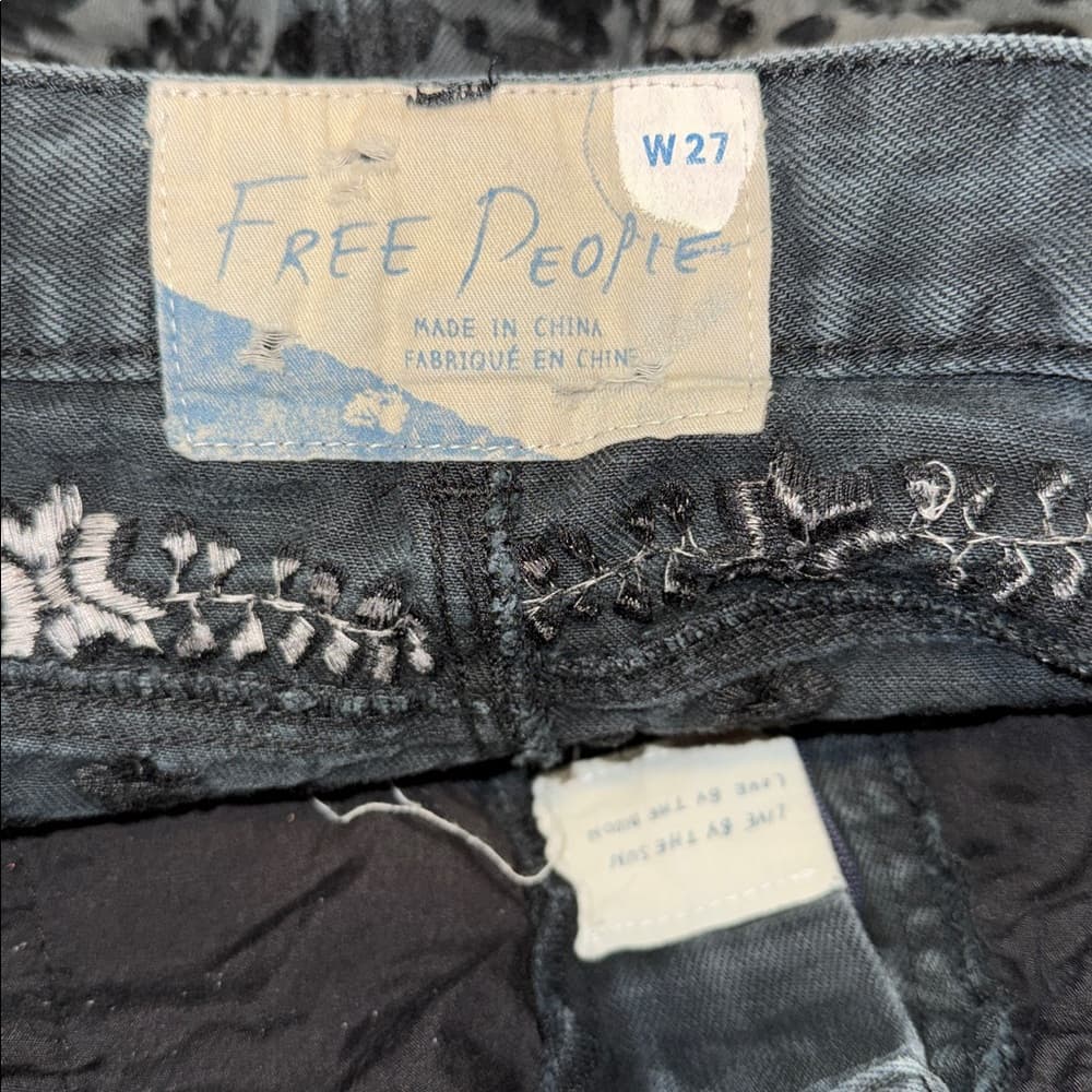 Free People Black Etienne Field Ultra High Rise Embroidered Shorts size 27 - Thumbnail 2