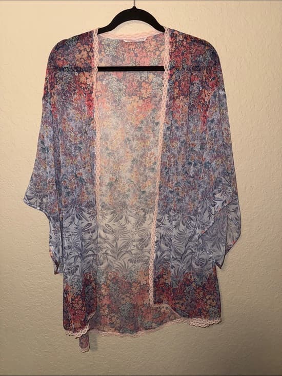 Victoria's Secret Sheer Floral Kimono in Blue and Pink 24" p2p 36 in length - Thumbnail 4