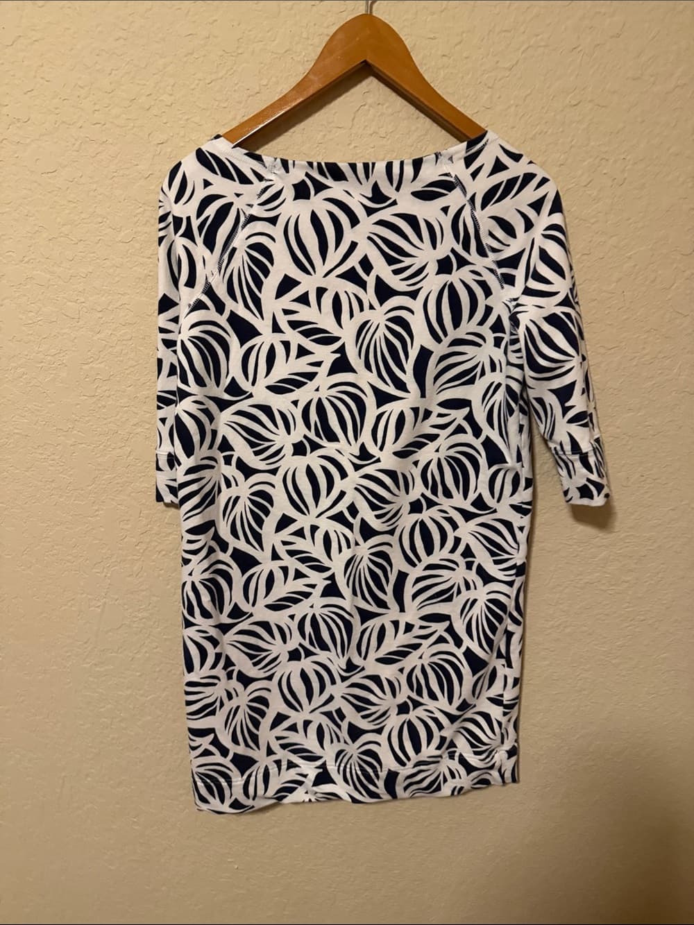 Lilly Pulitzer Navy & White Leaf-Print Shift Dress small stretch - Thumbnail 3