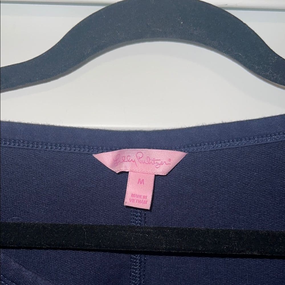 Lilly Pulitzer Navy Dress stretchy and fabulous basic staple! Size medium