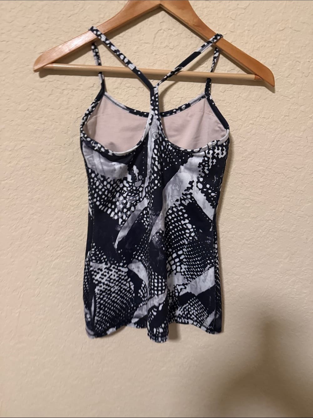Lululemon Athletica Black and White Printed Strappy Women's Tank Top size 4 - Thumbnail 4