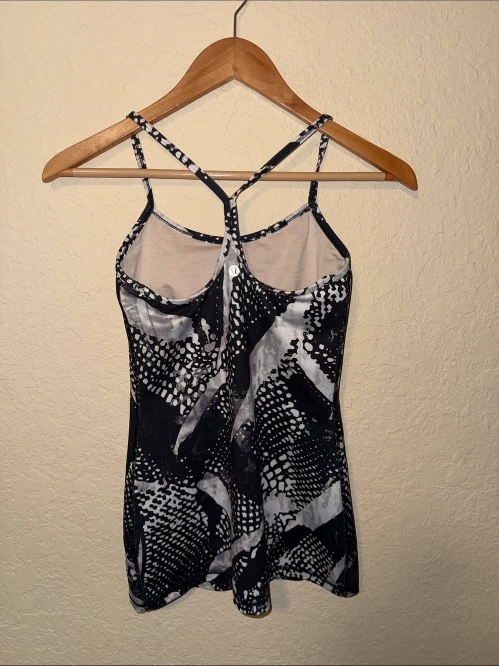 Lululemon Athletica Black and White Printed Strappy Women's Tank Top size 4
