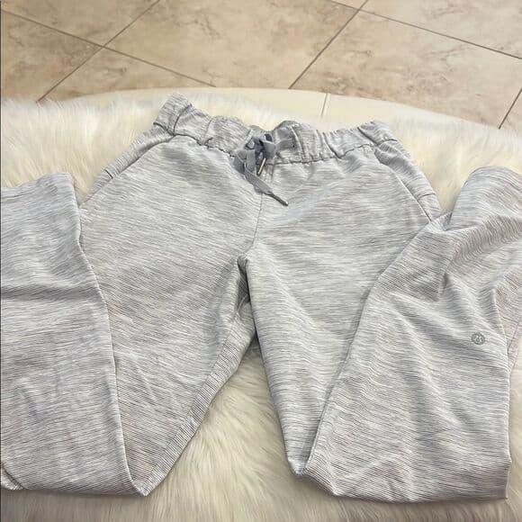 Lululemon Athletica Gray Joggers with Elastic Waistband and Tapered Ankles - Thumbnail 5