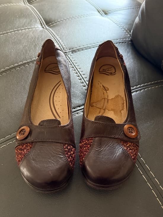 Dansko Women's Dark Brown Leather Button-Accent Flats - Thumbnail 6