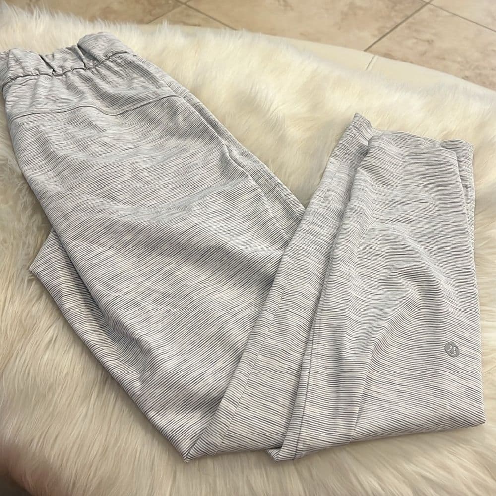 Lululemon Athletica Gray Joggers with Elastic Waistband and Tapered Ankles - Thumbnail 2