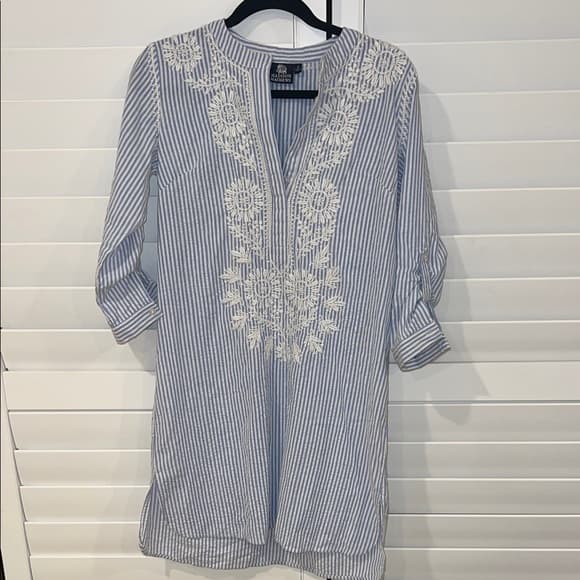 Madison Matthews Blue and White Embroidered Long Sleeve Dress size small - Thumbnail 4