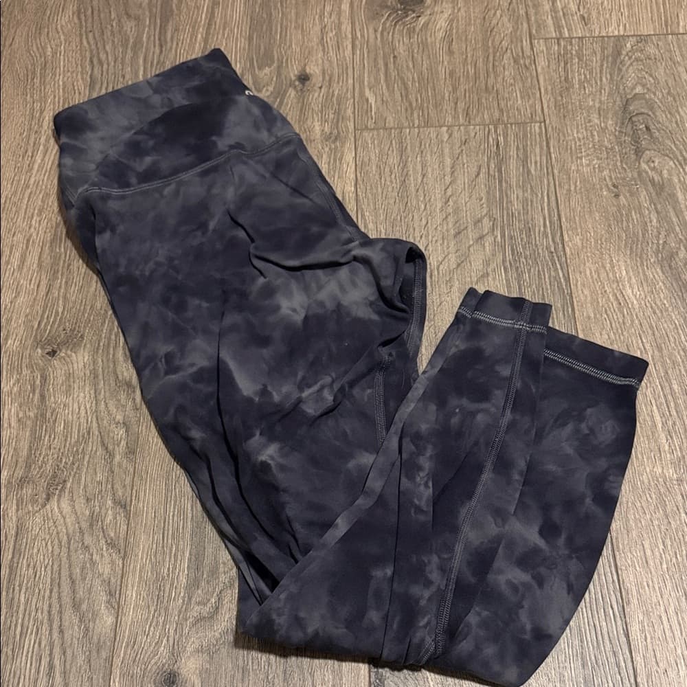 Lululemon Tie-Dye Black High-Waist Leggings size 8 - Thumbnail 3