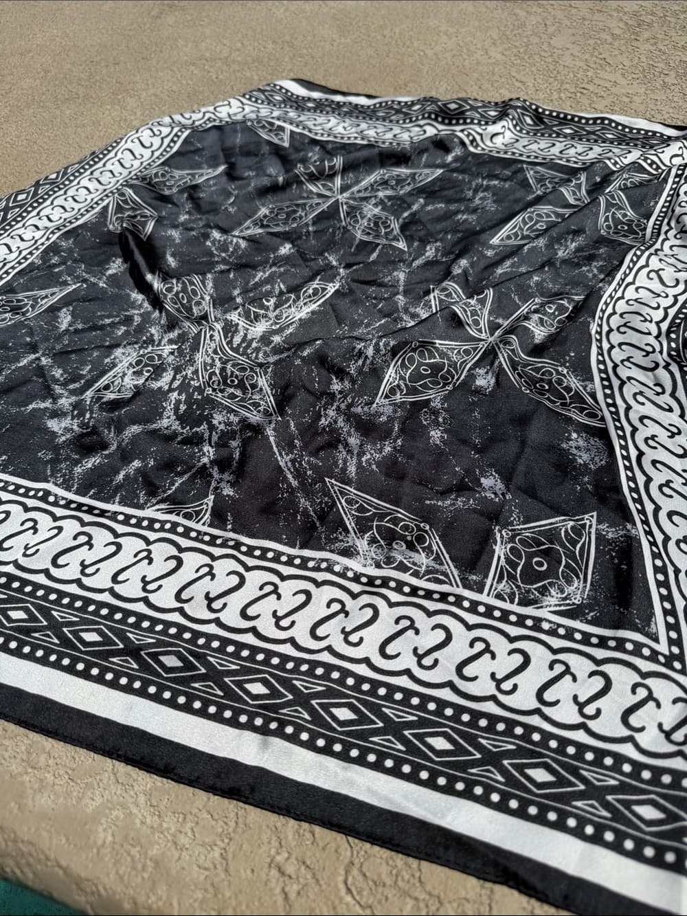 Elizabeth & James Black and White Bandana Print Scarf perfect for resort - Thumbnail 3